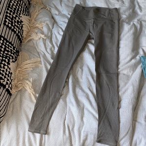 Lululemon size 6 leggings